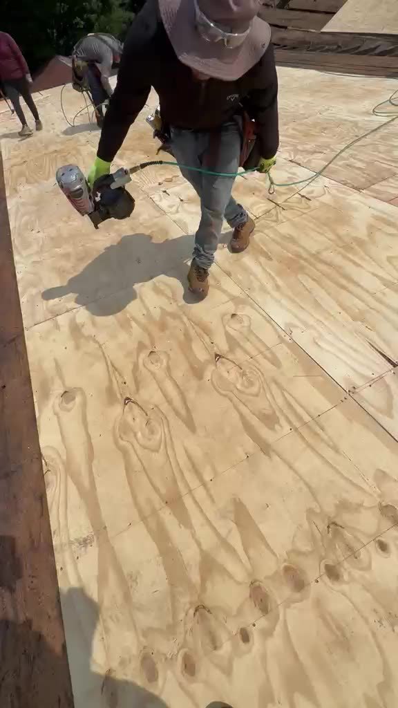 Vannyss Roofing crew working on a roof — project video 2